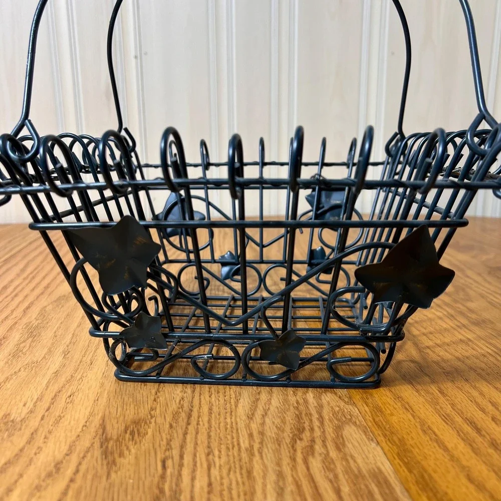 Vintage 80s Metal Ivy Basket Planter green Wire Garden Farmhouse Cottagecore